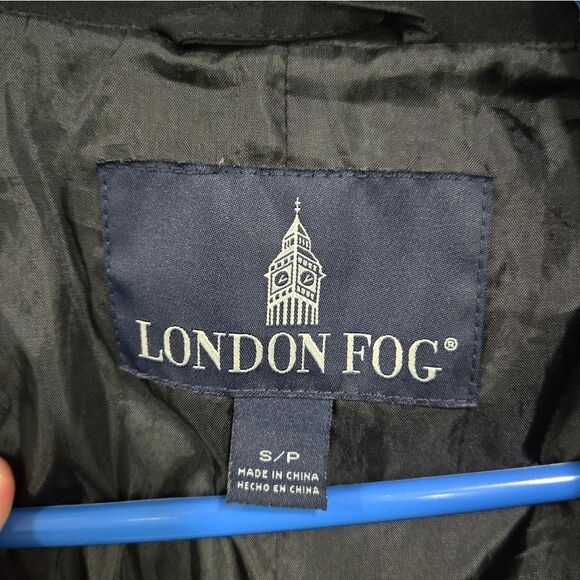 🐢 London Fog Ladies Raincoat. Black, zipper, Size S/P , INCLUDES BELT - Picture 13 of 16